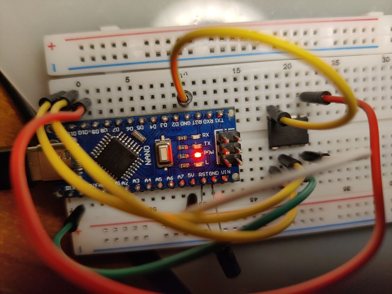 Программатор на макетной плате